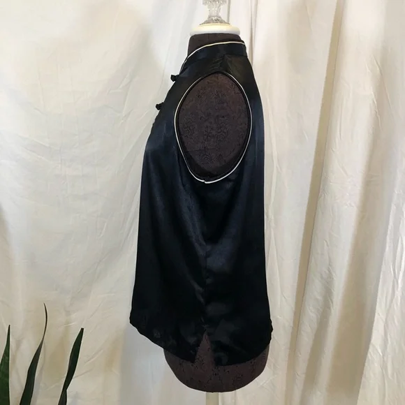 Vintage 1990s Jones NY Satin Sleeveless Blouse w/ Mandarin Collar & Toggle Clasp - Picture 9 of 10